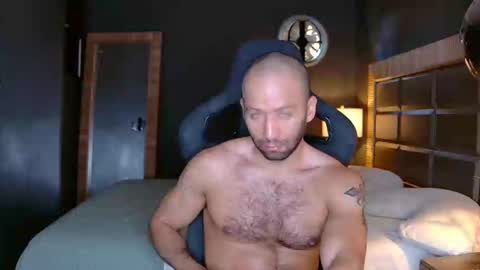 Snapshot of justin_hton chatting on March 5, 1:50 pm Justin online show from March 5, 1:50 pm