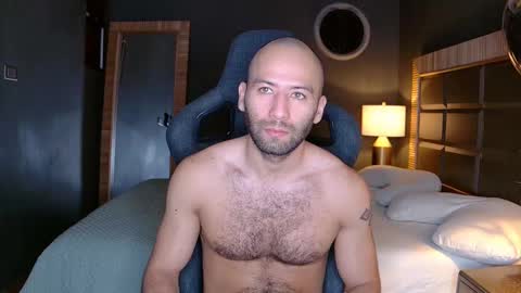 Snapshot of justin_hton chatting on March 4, 10:35 am Justin online show from March 4, 10:35 am