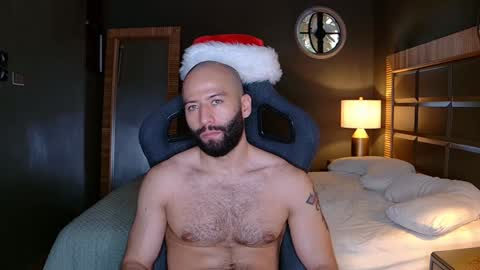Snapshot of justin_hton chatting on December 26, 2:05 pm Justin online show from December 26, 2:05 pm
