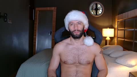 Snapshot of justin_hton chatting on December 6, 4:01 pm Justin online show from December 6, 4:01 pm