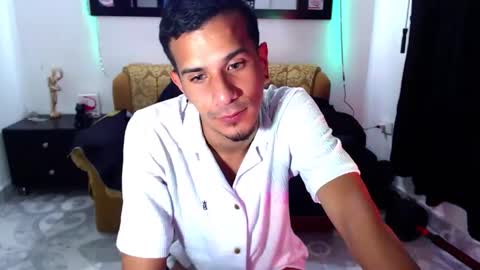 Snapshot of justin_melendez chatting on September 10, 11:06 pm JUSTIN online show from September 10, 11:06 pm