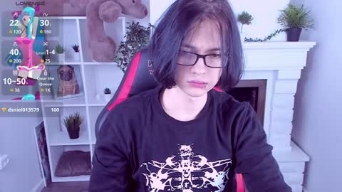 JUSTIN online show from February 8, 8:32 pm