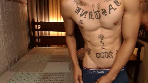 justine_hunk online show from December 28, 4:41 am