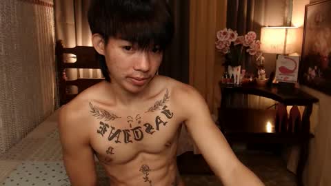 justine_hunk online show from December 22, 6:59 pm