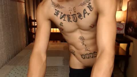 justine_hunk online show from December 29, 11:08 pm