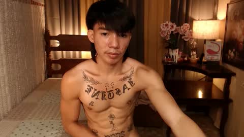 justine_hunk online show from January 1, 11:29 pm
