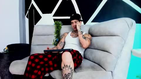 justinfuller_31 online show from October 23, 4:19 pm