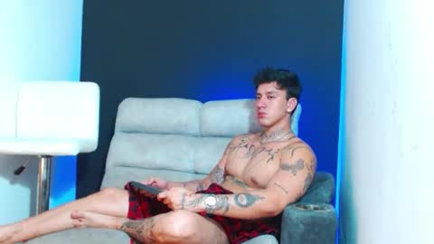 justinfuller_31 online show from March 11, 7:00 am
