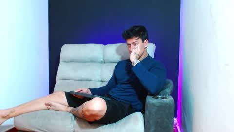 justinfuller_31 online show from February 3, 9:30 pm