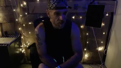 justinmoore1987 online show from January 18, 12:26 pm