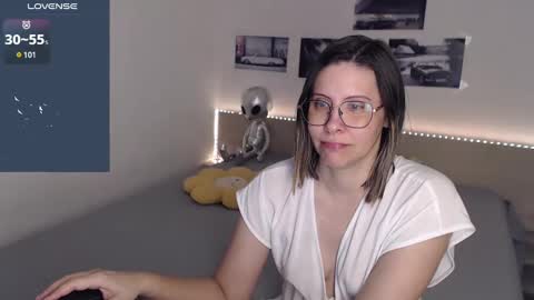 Julie online show from January 12, 5:34 am