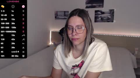 Julie online show from October 12, 4:27 am