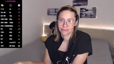 Julie online show from October 1, 4:11 am