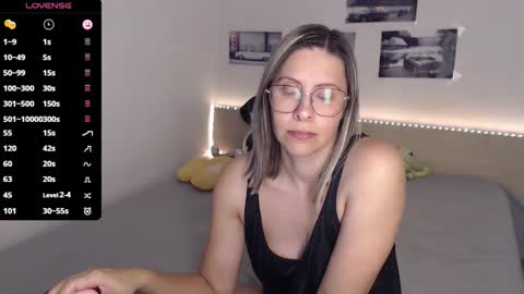 Julie online show from September 8, 3:55 pm