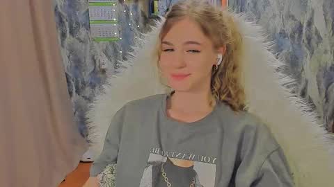 Juxsy online show from November 29, 5:42 pm