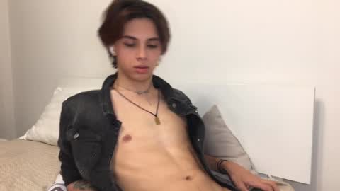 Snapshot of k0sta_32 chatting on December 7, 1:08 am k0sta online show from December 7, 1:08 am
