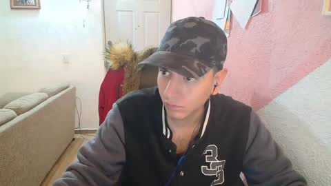 Snapshot of kael_art_d chatting on December 2, 7:08 am kael_art_d online show from December 2, 7:08 am