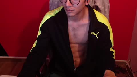 kael_art_d online show from September 30, 10:09 pm