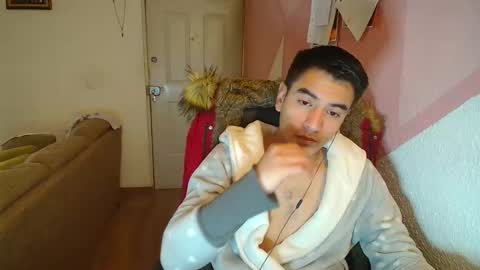 Snapshot of kael_art_d chatting on December 10, 10:47 pm kael_art_d online show from December 10, 10:47 pm