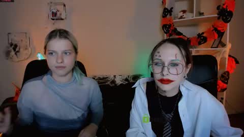 kaela_spell_ online show from October 20, 7:19 pm