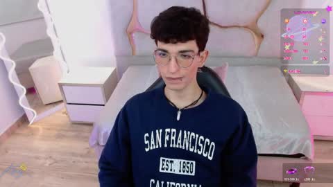 kai_tay1 online show from April 10, 11:48 am