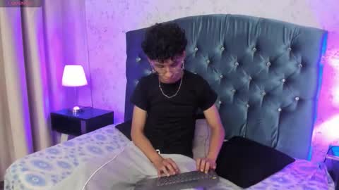 kai online show from March 5, 3:04 am