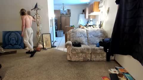 Kaiku77 online show from December 5, 6:06 pm