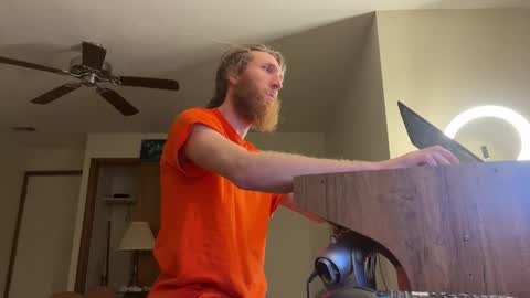 Kaiku77 online show from March 18, 2:50 am