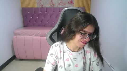 Kailee online show from April 16, 1:00 pm