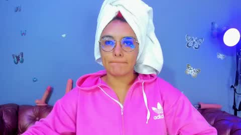 kaira_mosse_ online show from April 19, 11:44 am