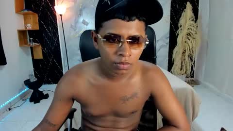 kaiser_alpha777 online show from April 9, 6:35 pm