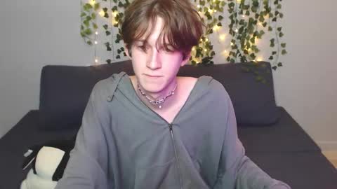 slutkai online show from October 6, 7:20 pm