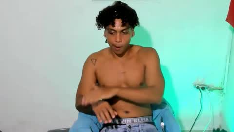 kale_tomson01 online show from September 20, 8:56 pm
