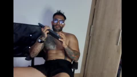 Snapshot of kaleth_price chatting on February 27, 4:46 am Kaleth Price online show from February 27, 4:46 am
