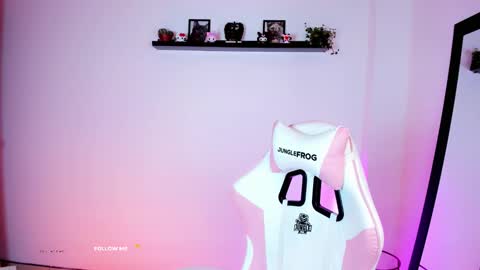 Kali Ka Please help me with your thumbs up its important   dont forget my birthday on October 26 online show from November 24, 6:28 pm