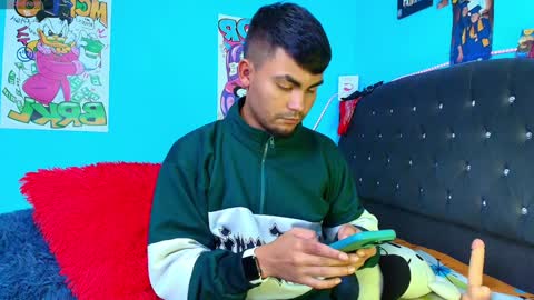 Snapshot of kalivan_voinesscu chatting on February 3, 5:51 am K A L I online show from February 3, 5:51 am