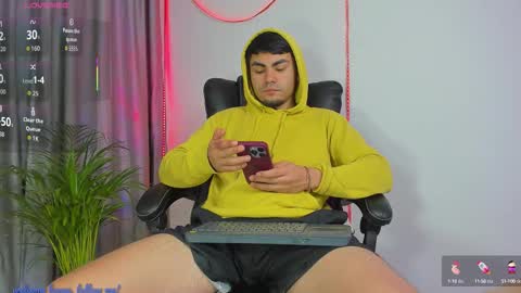 Snapshot of kalivan_voinesscu chatting on September 22, 7:12 am K A L I online show from September 22, 7:12 am