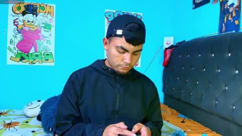 Snapshot of kalivan_voinesscu chatting on February 7, 6:45 am K A L I online show from February 7, 6:45 am