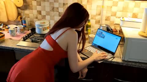 Kamila online show from April 15, 1:58 pm