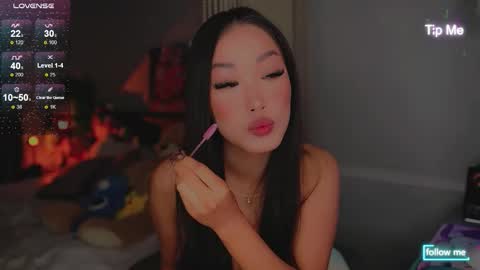 kamilee__xo online show from October 17, 8:02 pm