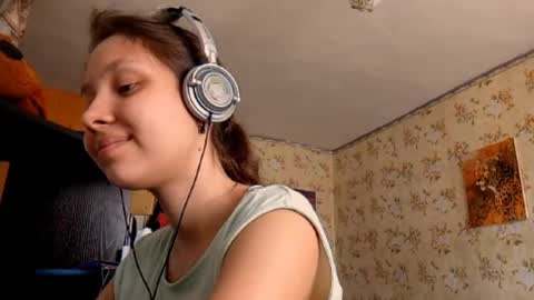 Snapshot of kamisalling chatting on September 19, 8:18 am Mari Simmons online show from September 19, 8:18 am