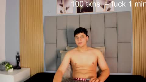 kandyfrees online show from October 25, 1:44 pm