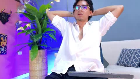 kane_del_toro online show from October 29, 1:35 pm