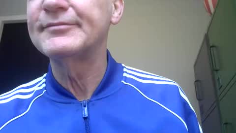 Robbie online show from November 29, 8:33 am