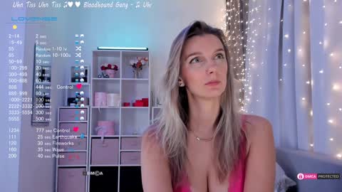 Julia online show from January 31, 8:43 pm