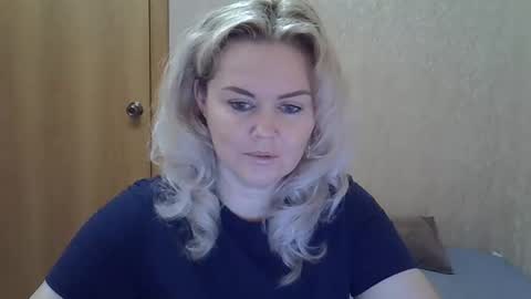 karennelsonx online show from January 13, 12:57 pm