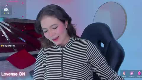 Snapshot of karenpautt chatting on February 19, 5:38 pm Karen online show from February 19, 5:38 pm