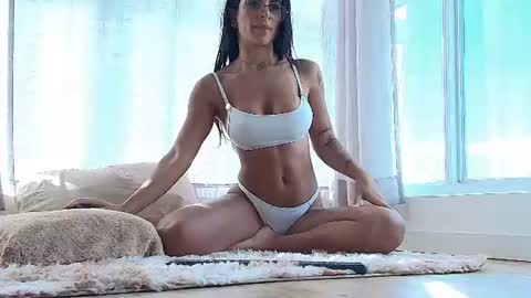 kari_brooks online show from August 7, 12:03 pm