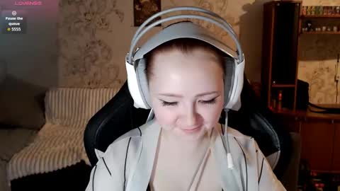 Lisa Backler online show from September 29, 4:17 pm