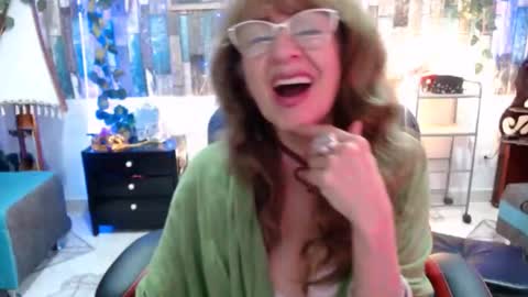 Snapshot of karima_sarabe chatting on December 19, 12:34 am karima_sarabe online show from December 19, 12:34 am